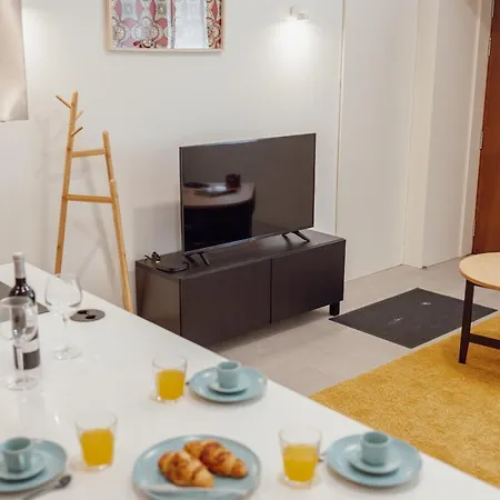 Riverside Loft By Homing Apartment *